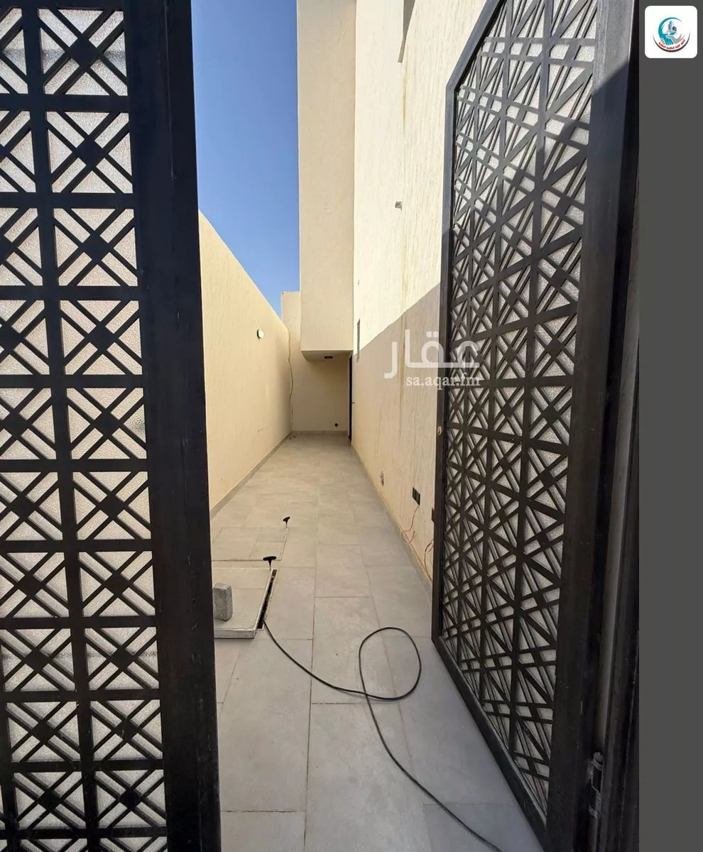 5 bedroom floor in Al Janadriyah 11