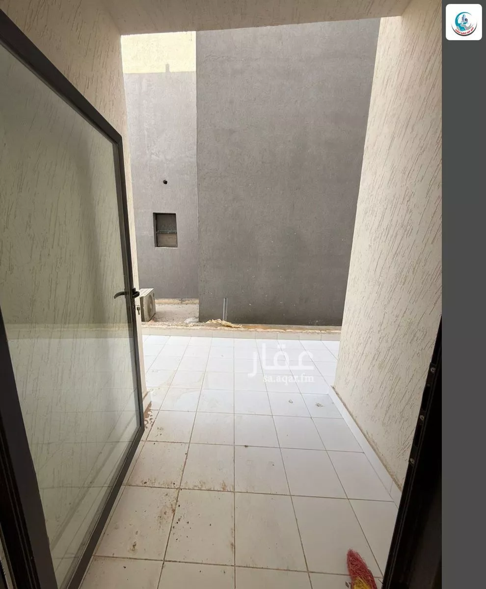 5 bedroom floor in Al Janadriyah 12