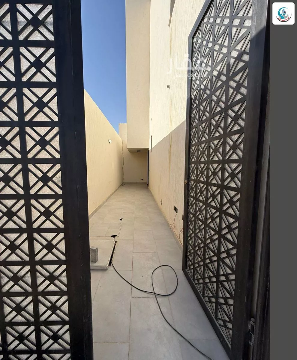 5 bedroom floor in Al Janadriyah 17