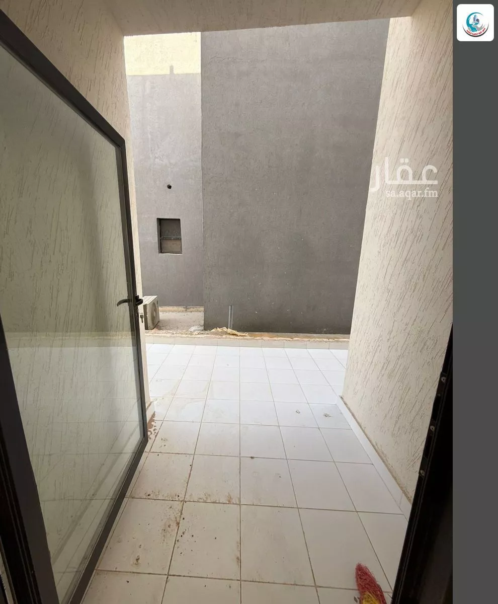 5 bedroom floor in Al Janadriyah 18