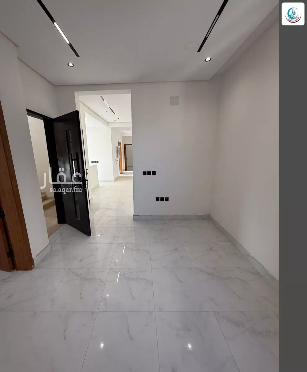 5 bedroom floor in Al Janadriyah 5