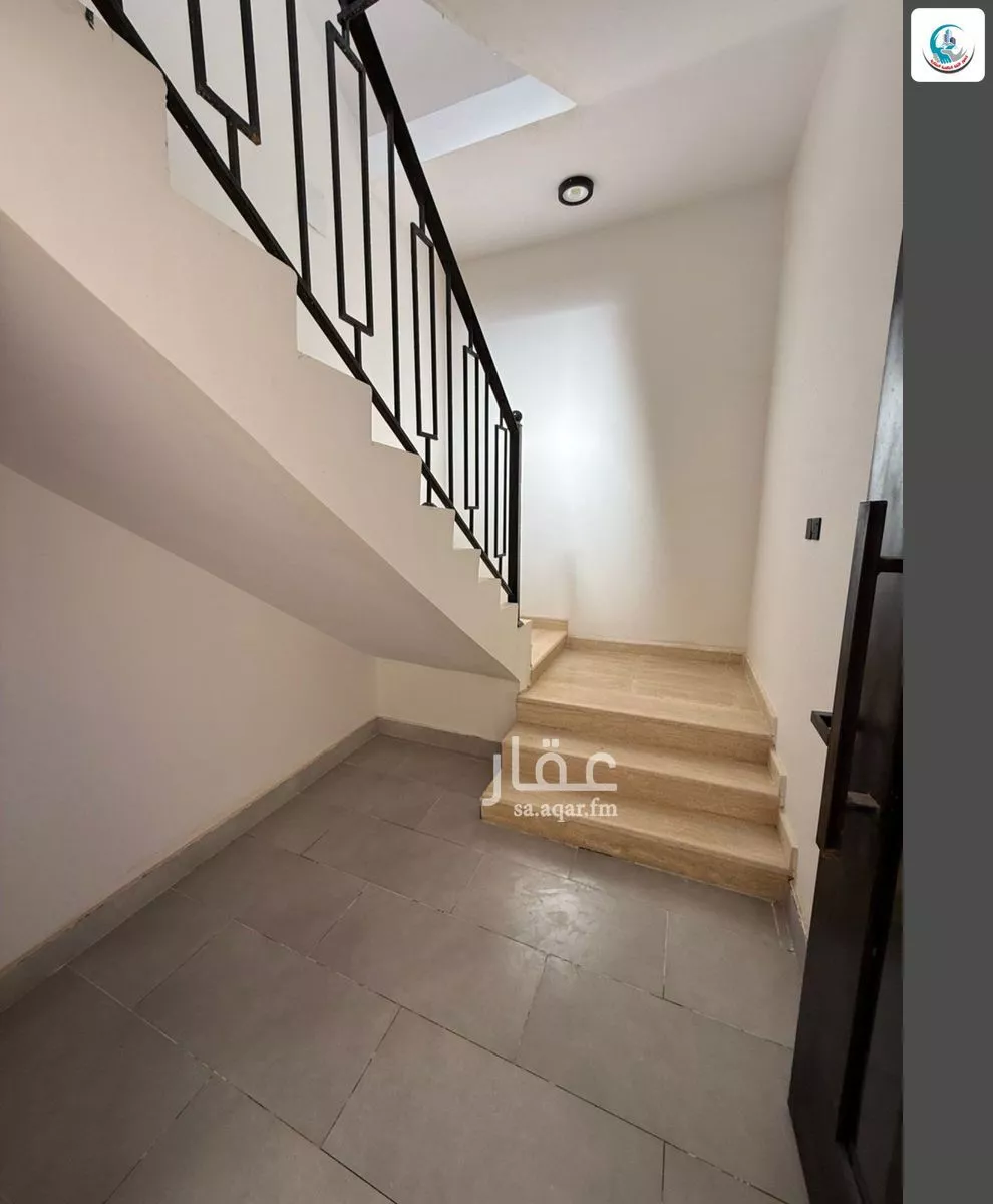 5 bedroom floor in Al Janadriyah 8