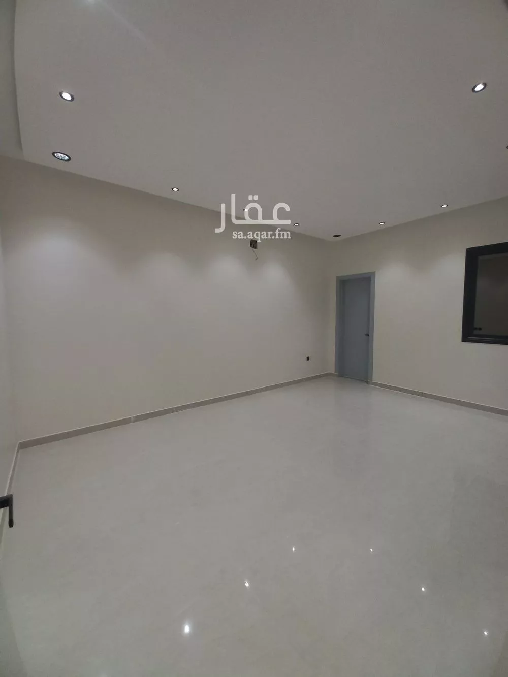 4 bedroom floor in Al Janadriyah 11