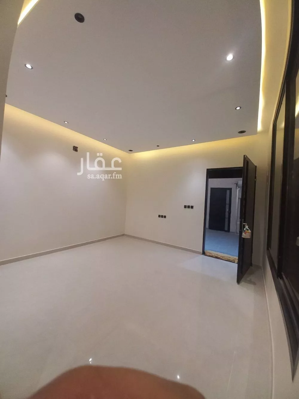 4 bedroom floor in Al Janadriyah 9