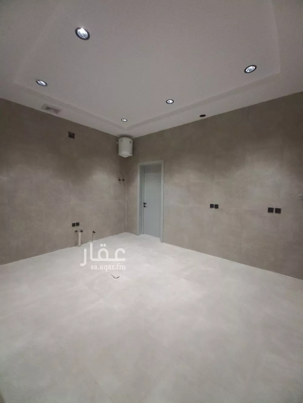 4 bedroom floor in Al Janadriyah 10