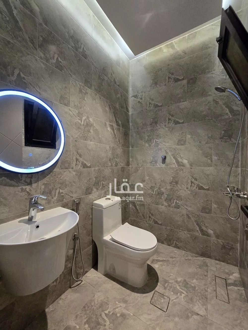 5 bedroom apartment in Al Ukayshiyyah 17