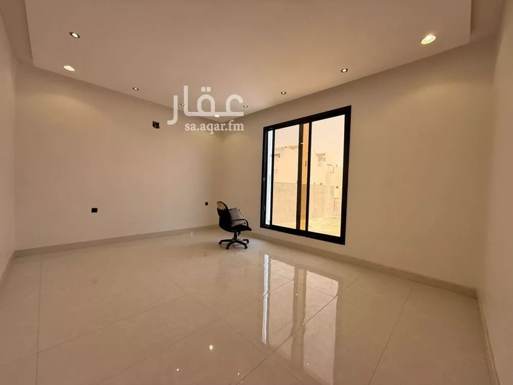 4 bedroom floor in Al Rimal 8