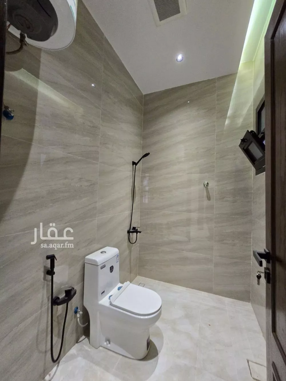4 bedroom floor in Al Zahrah 10