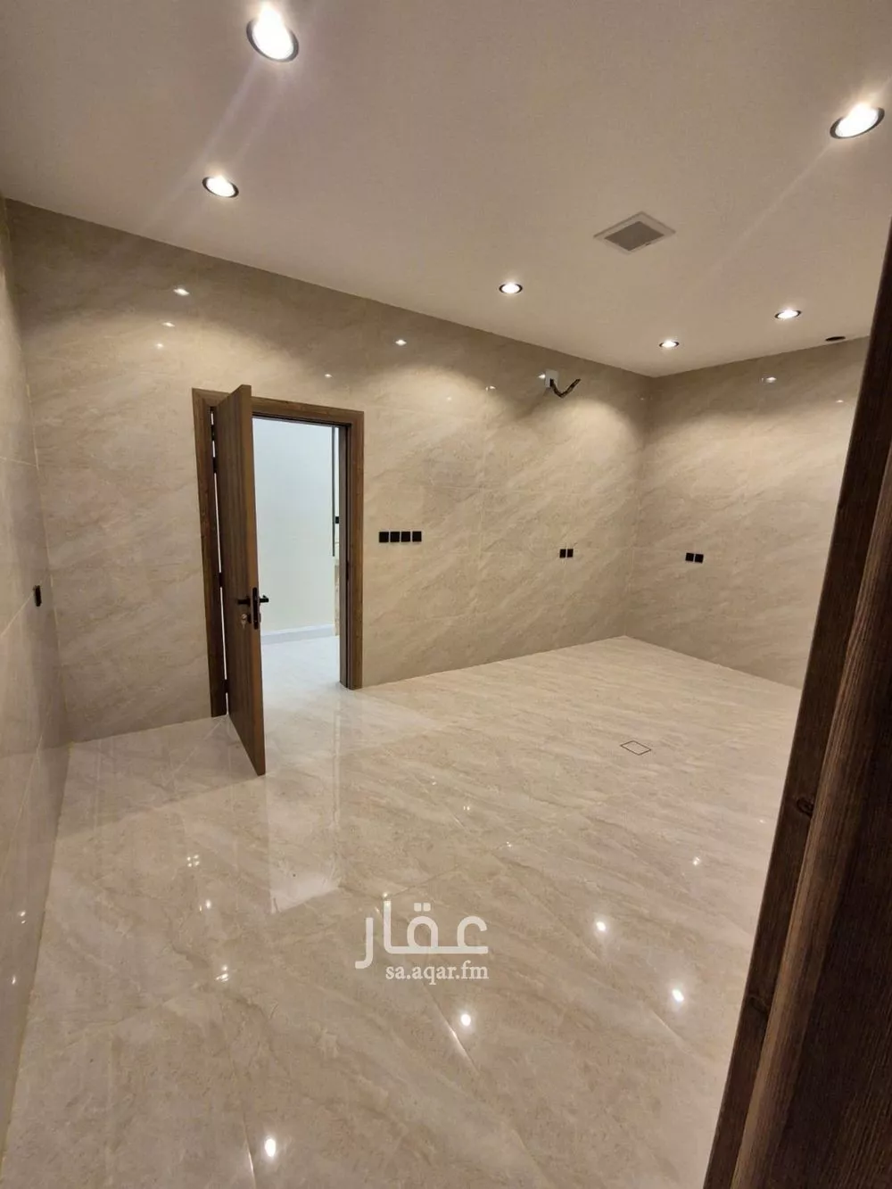 دور 5 غرف في العارض 16