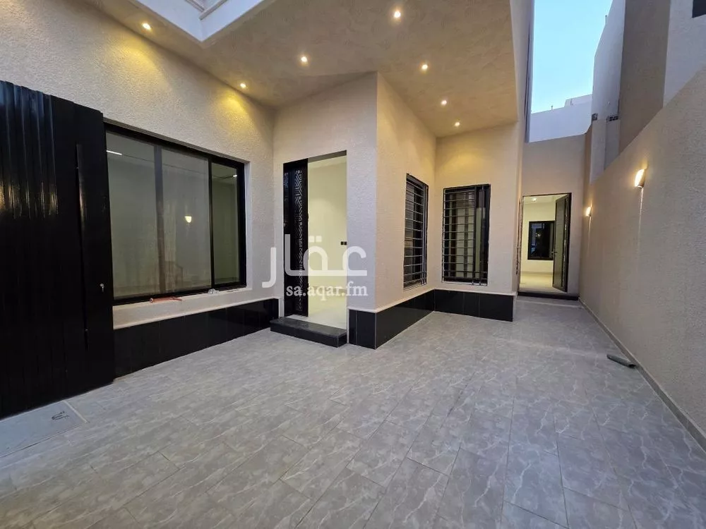 5 bedroom floor in Al Maizilah 3