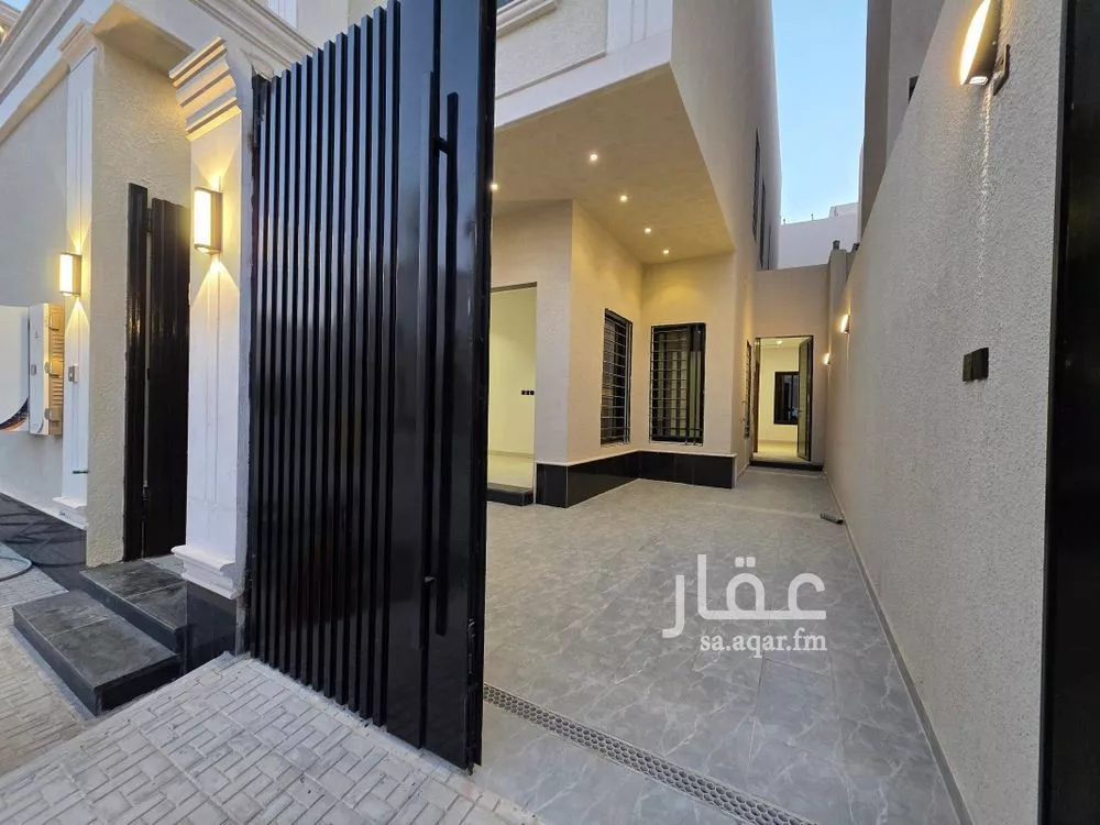 5 bedroom floor in Al Maizilah 4