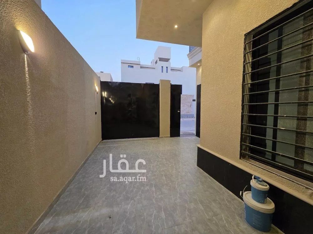 5 bedroom floor in Al Maizilah 9