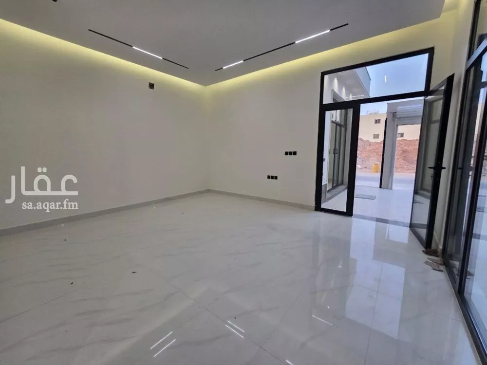 3 bedroom floor in Al Qadisiyah 13