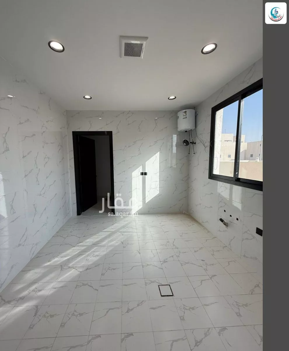 5 bedroom floor in Al Janadriyah 6