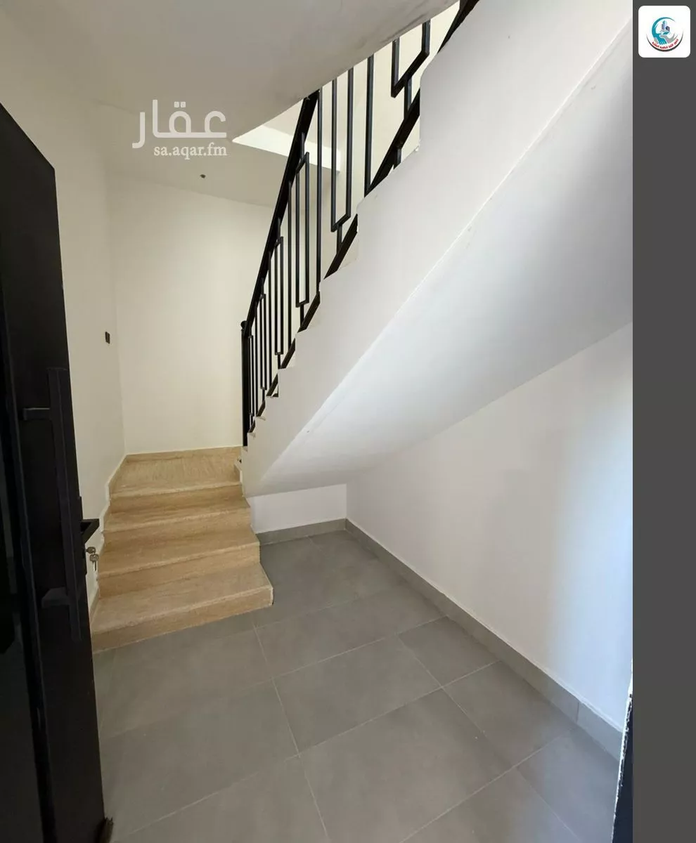 5 bedroom floor in Al Janadriyah 8