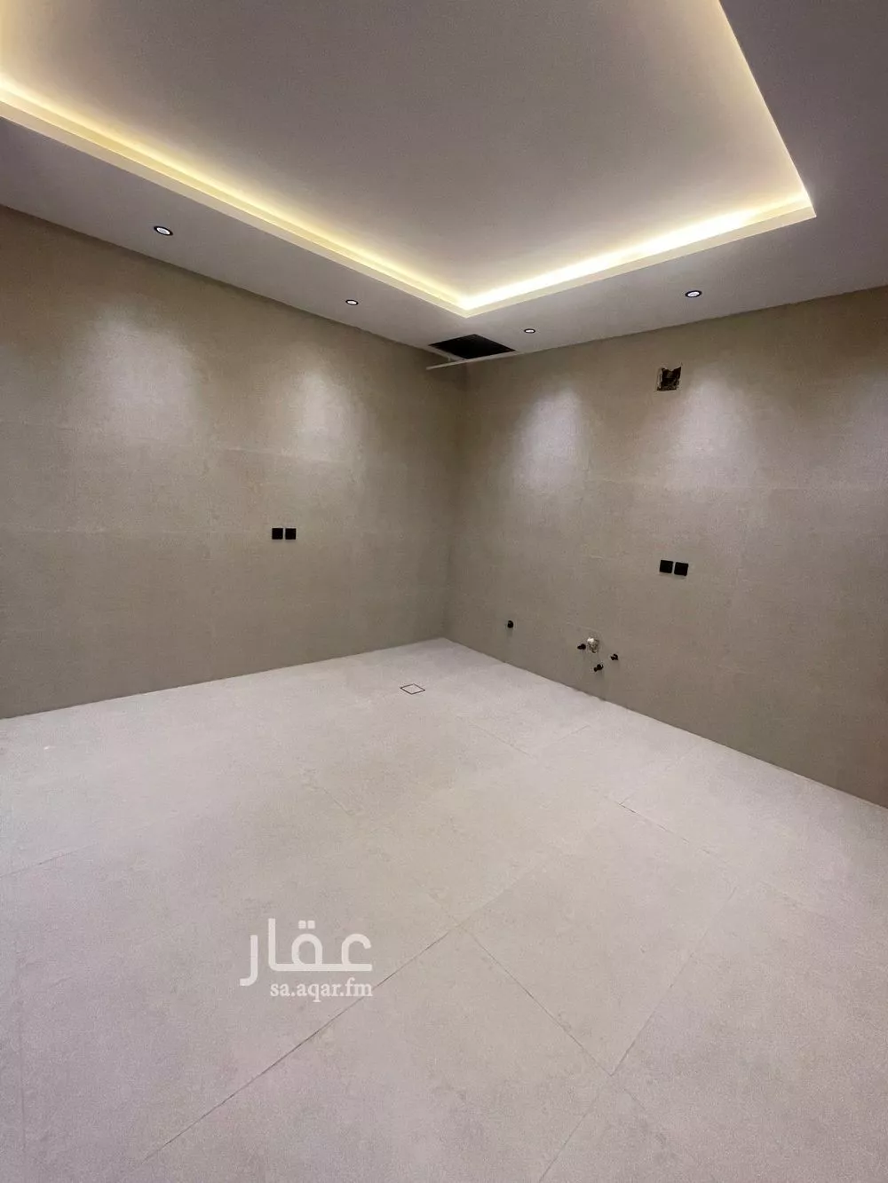 3 bedroom floor in Al Janadriyah 11