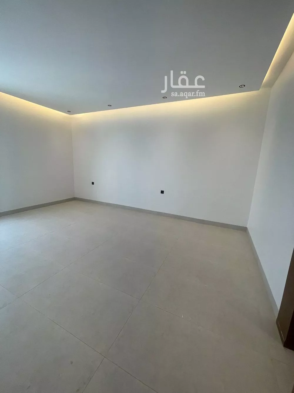 3 bedroom floor in Al Janadriyah 12