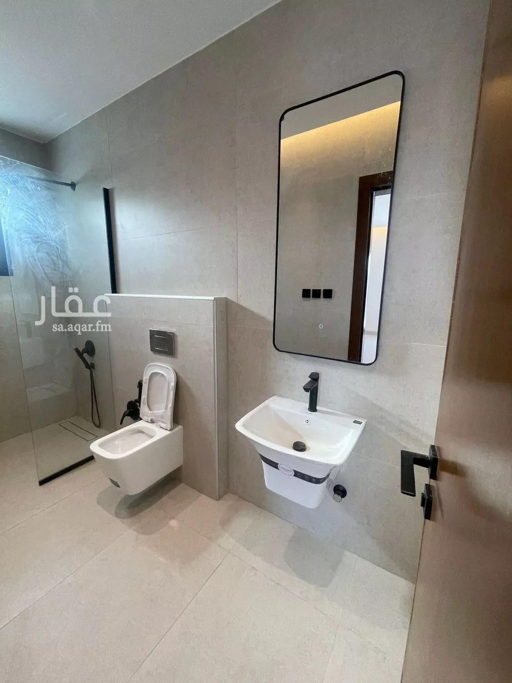 3 bedroom floor in Al Janadriyah 13