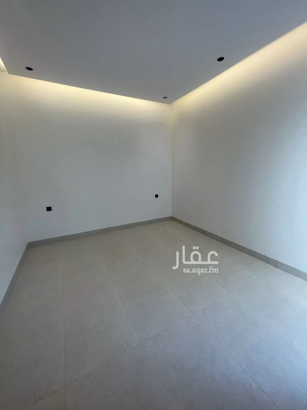 3 bedroom floor in Al Janadriyah 20