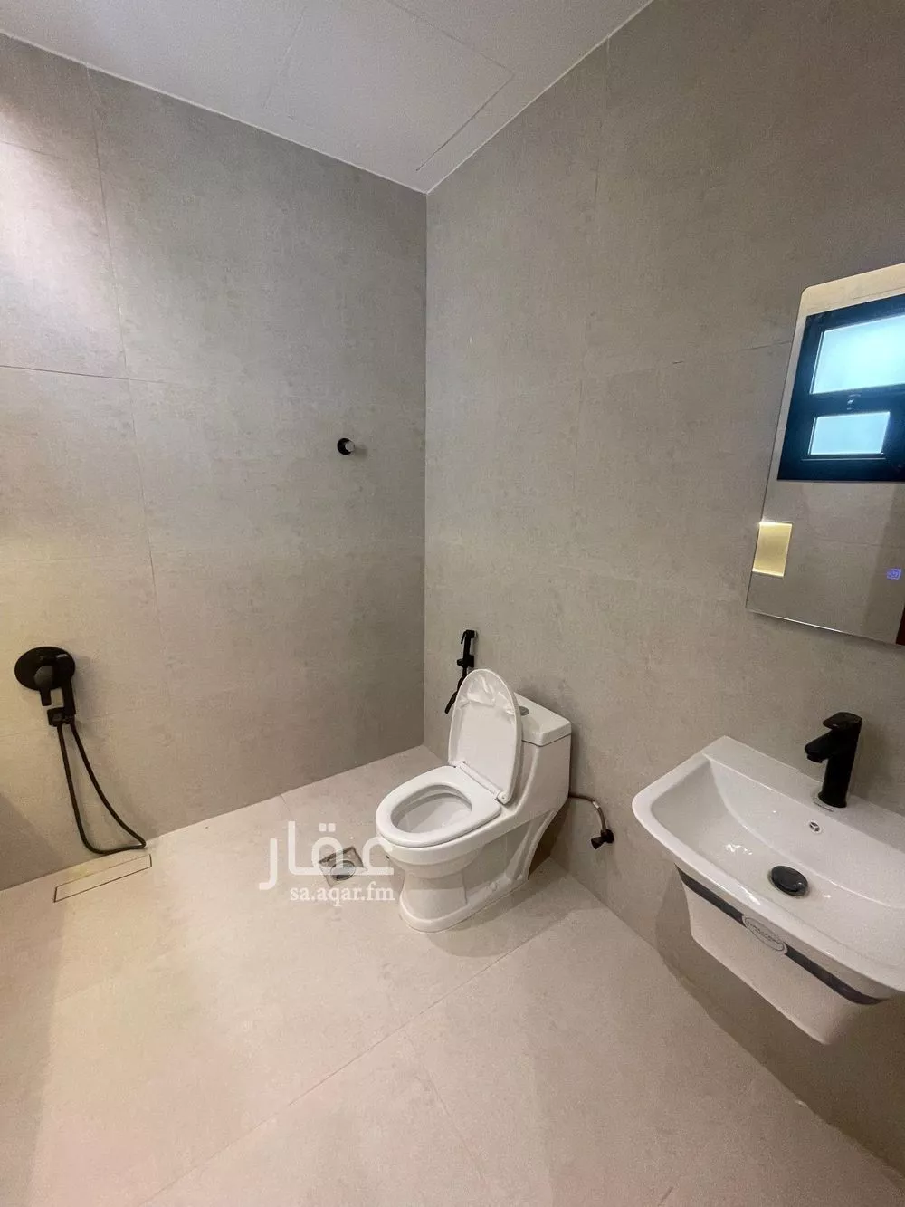 3 bedroom floor in Al Janadriyah 21