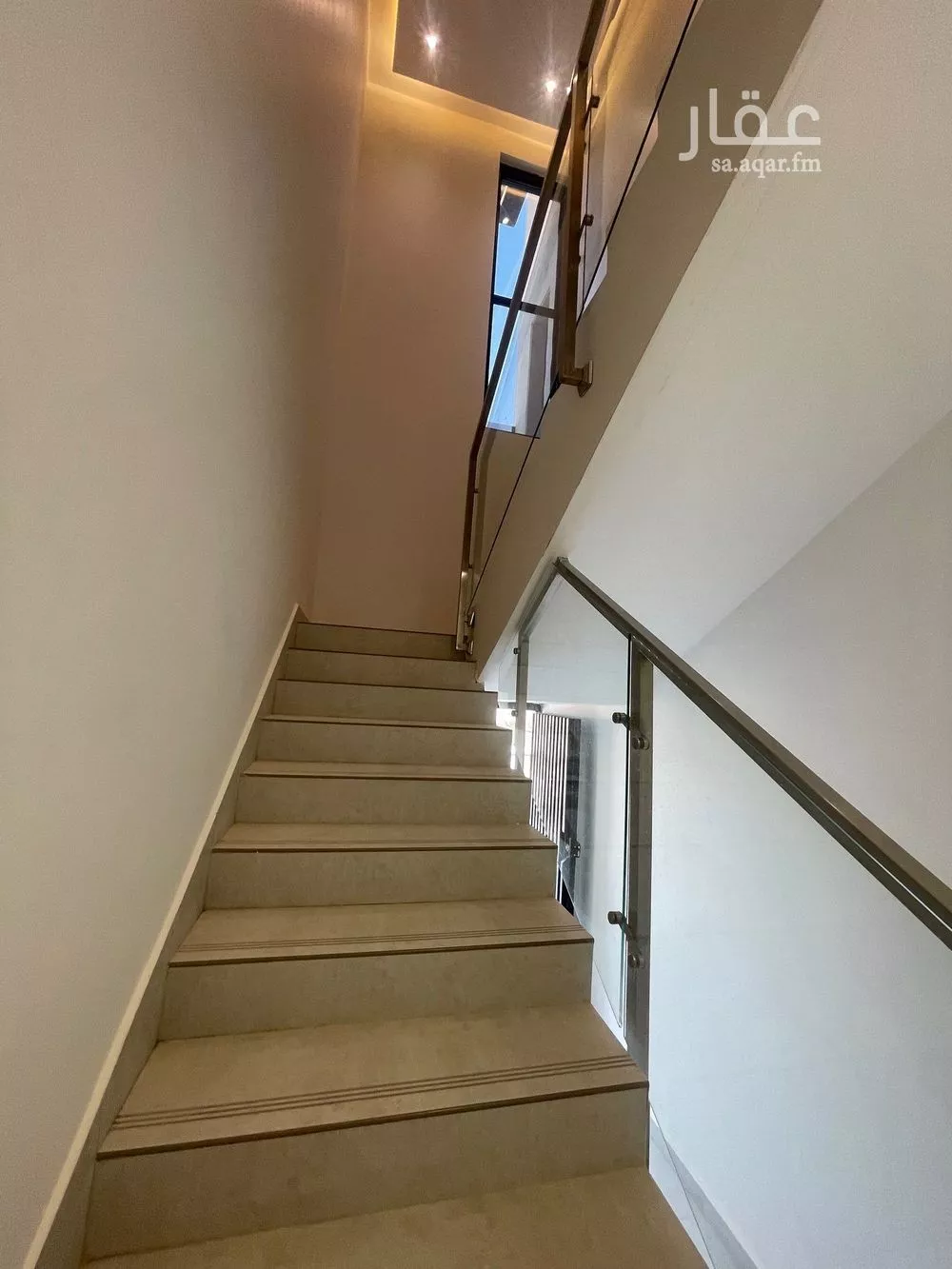 3 bedroom floor in Al Janadriyah 4