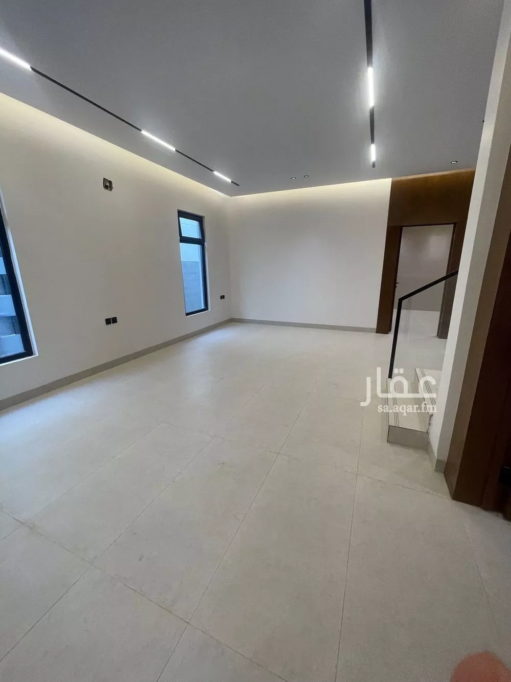 3 bedroom floor in Al Janadriyah 8