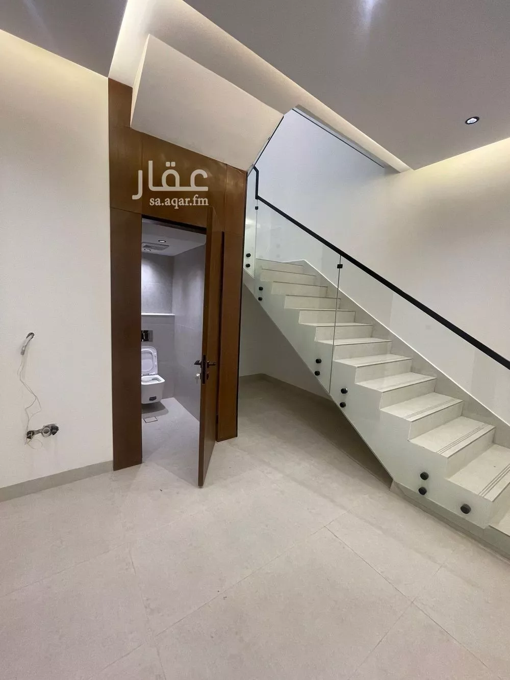 3 bedroom floor in Al Janadriyah 10
