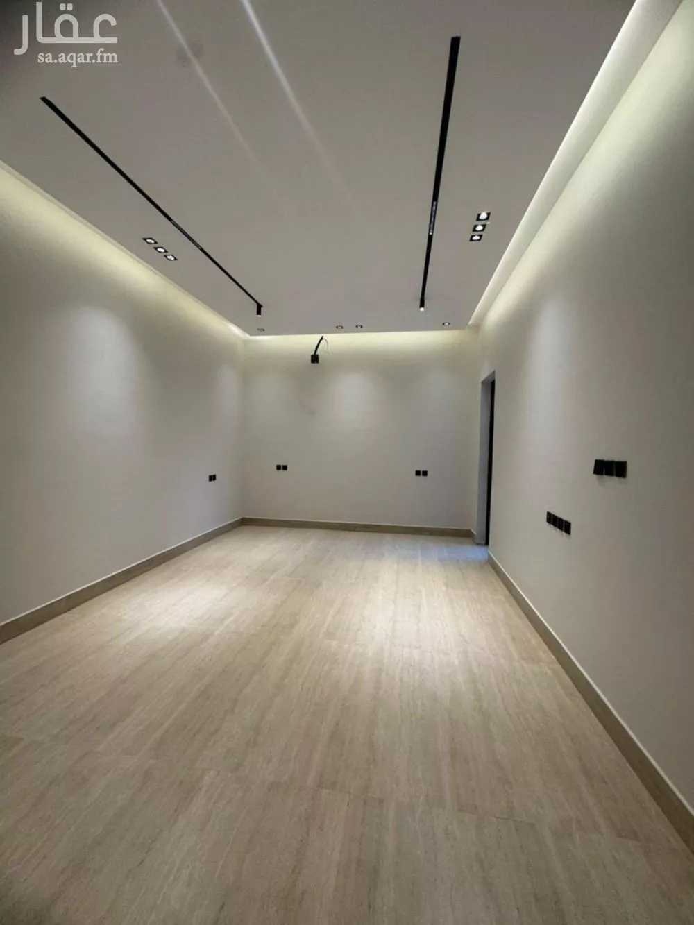 4 bedroom floor in Al Janadriyah 11