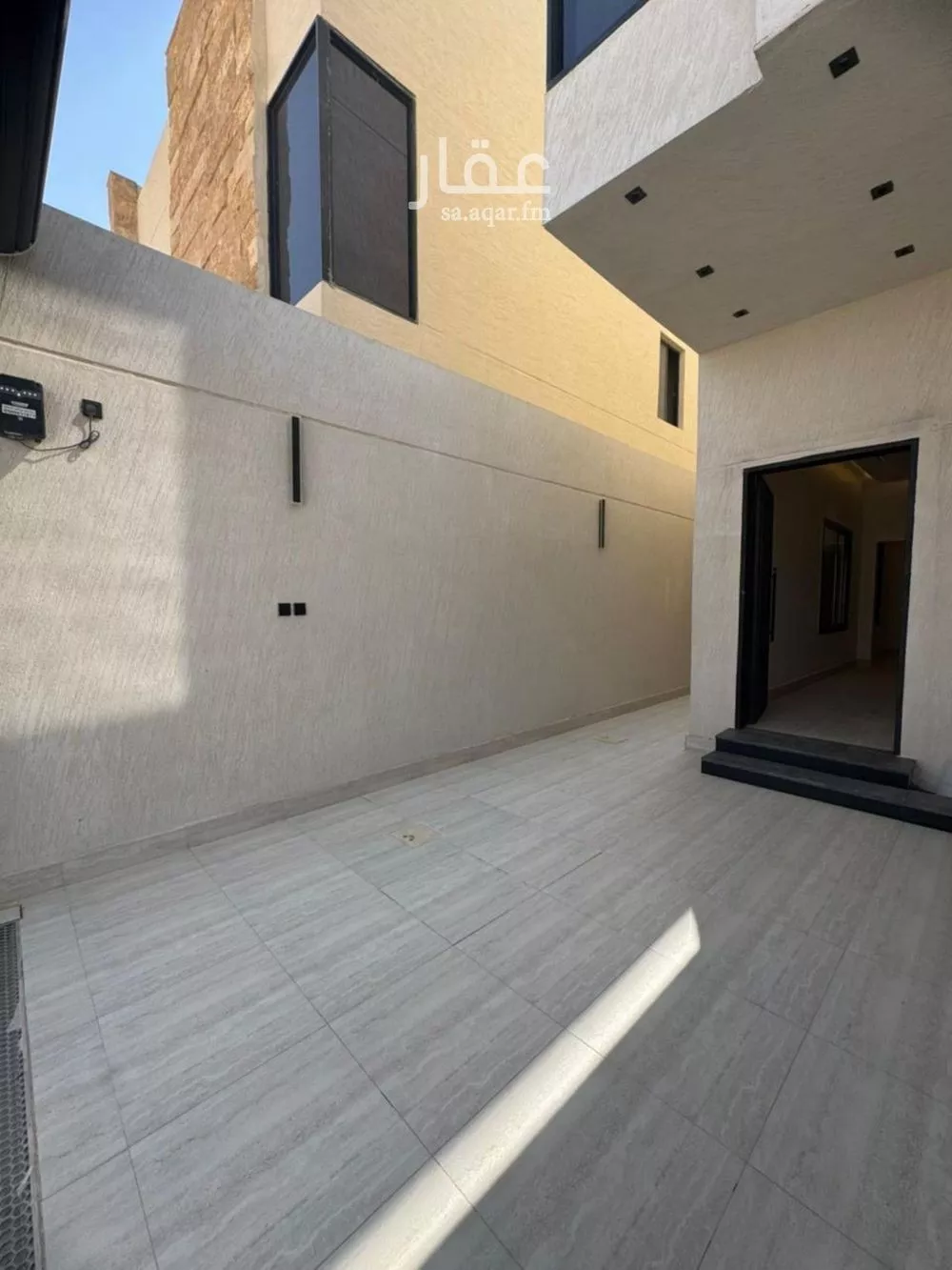 4 bedroom floor in Al Janadriyah 12