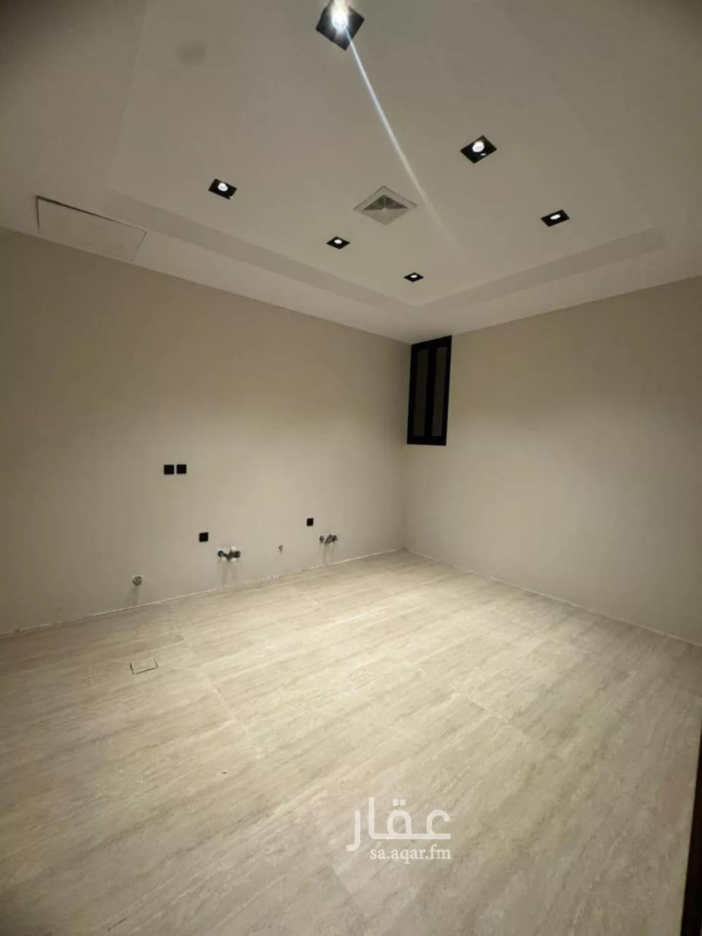 4 bedroom floor in Al Janadriyah 15