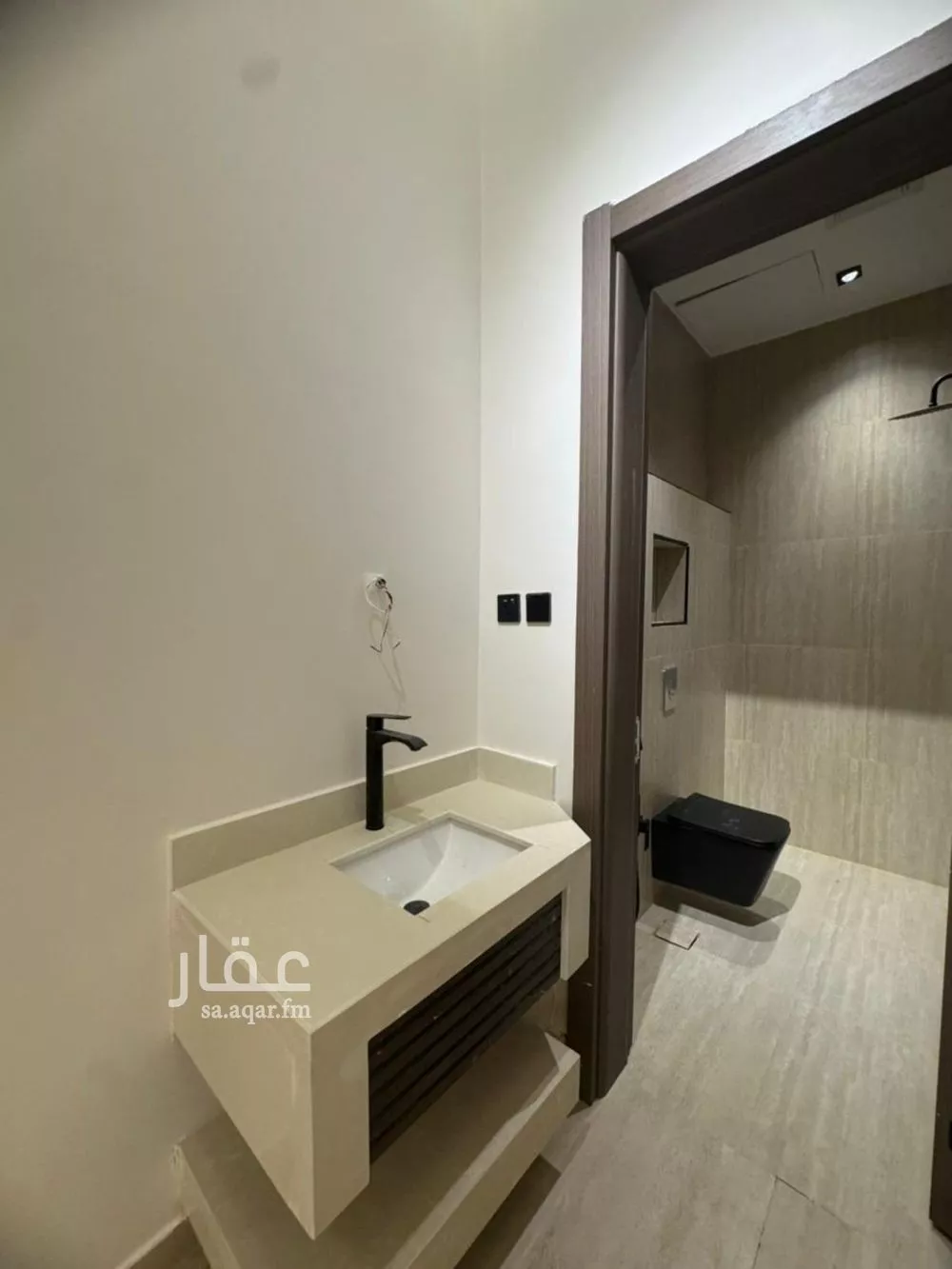 4 bedroom floor in Al Janadriyah 16