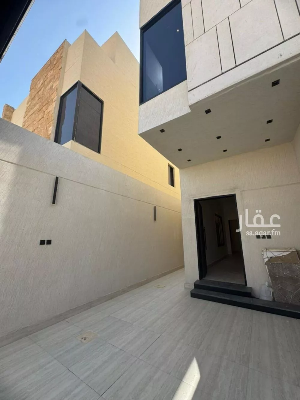 4 bedroom floor in Al Janadriyah 4