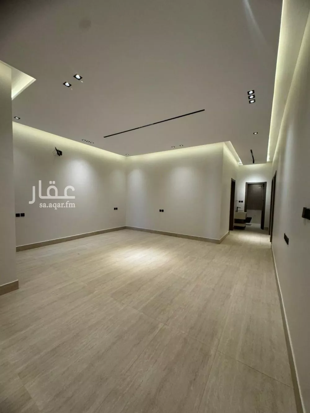 4 bedroom floor in Al Janadriyah 7