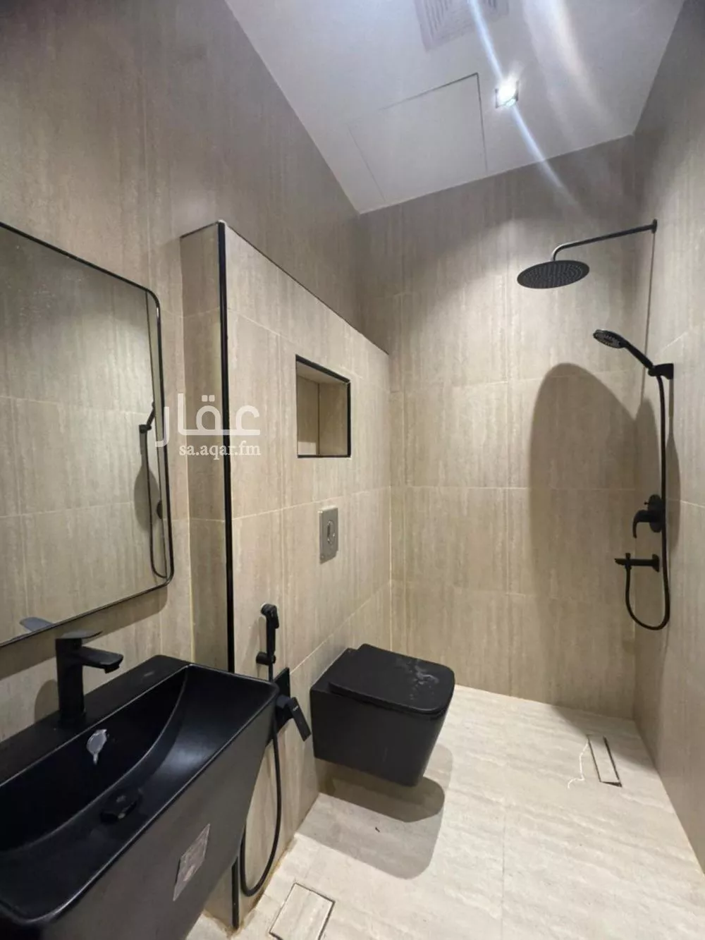 4 bedroom floor in Al Janadriyah 9