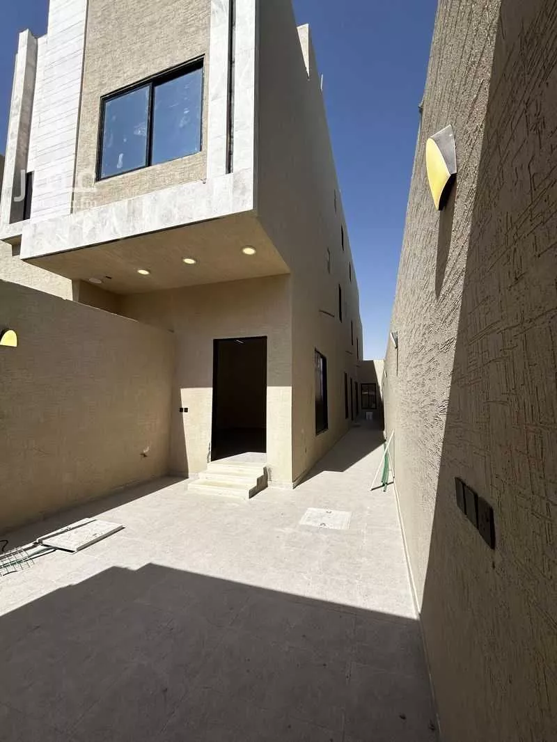 6 bedroom floor in Okaz 3