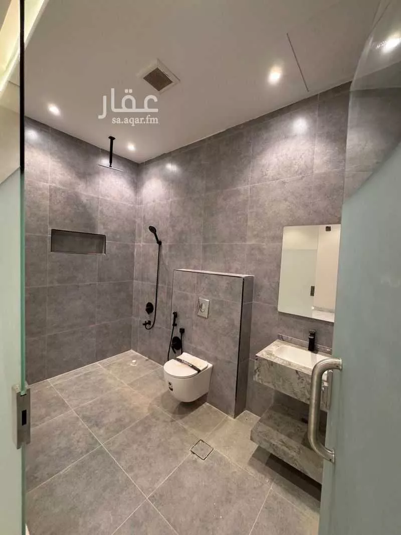 5 bedroom floor in Al Janadriyah 14