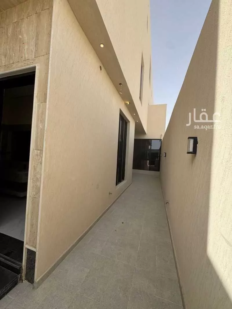 5 bedroom floor in Al Janadriyah 5