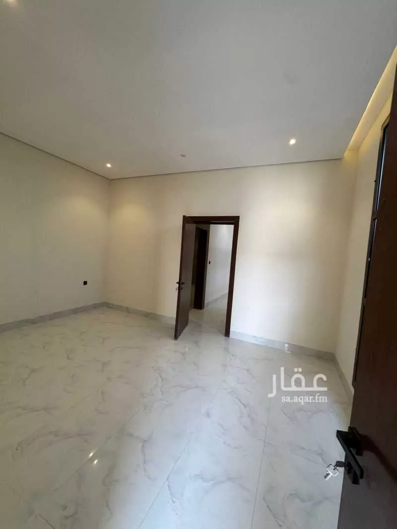 5 bedroom floor in Al Janadriyah 8