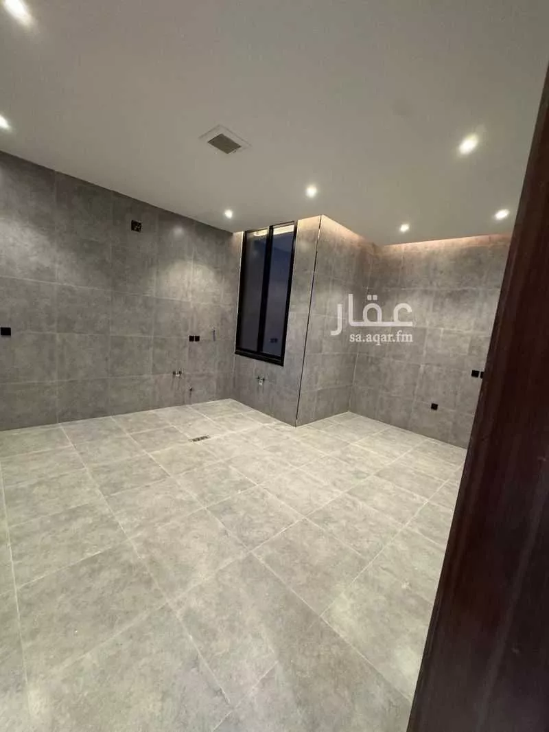 5 bedroom floor in Al Janadriyah 9