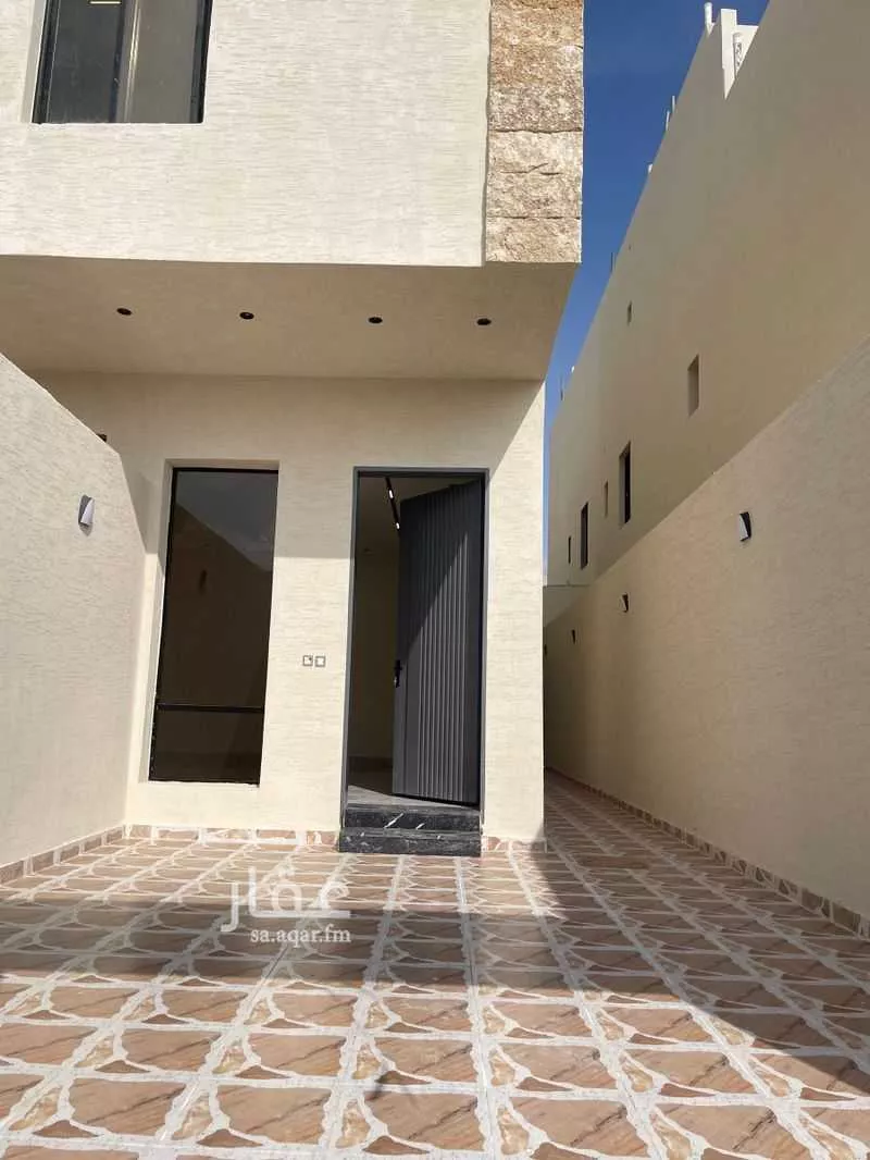 5 bedroom floor in Al Janadriyah 2