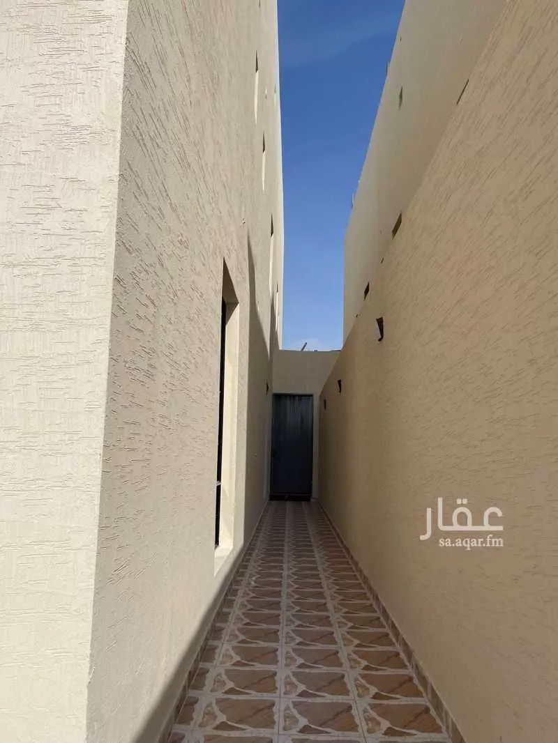 5 bedroom floor in Al Janadriyah 3