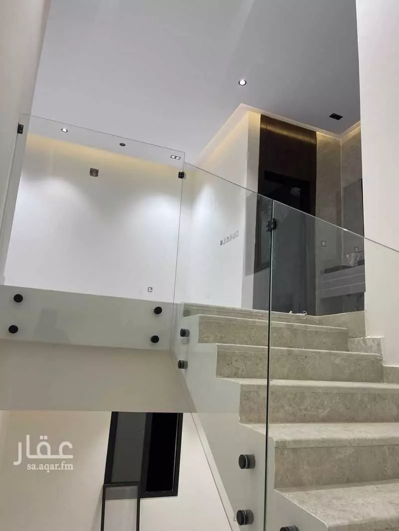 5 bedroom floor in Al Janadriyah 9
