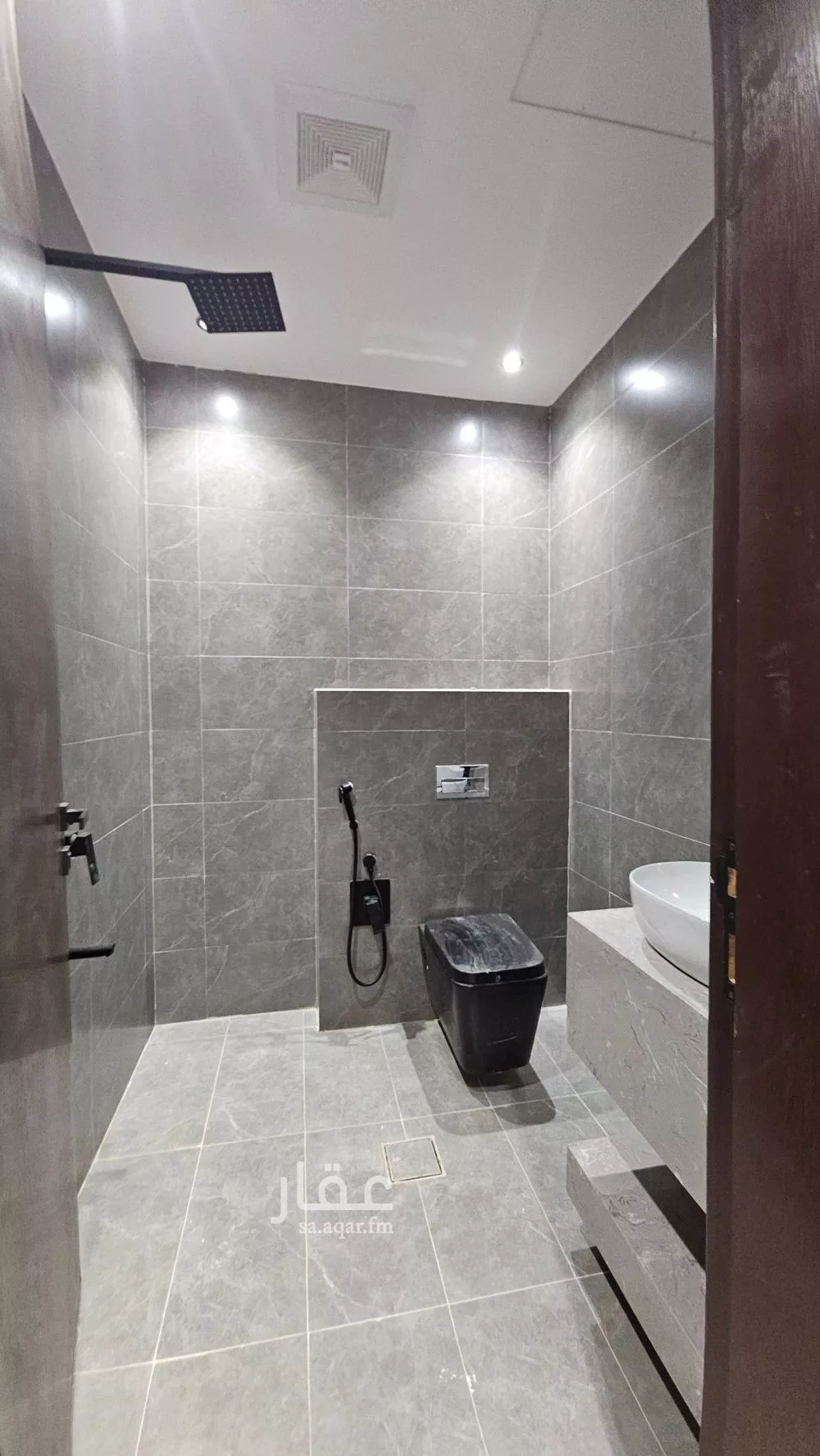 5 bedroom floor in Tuwaiq 6
