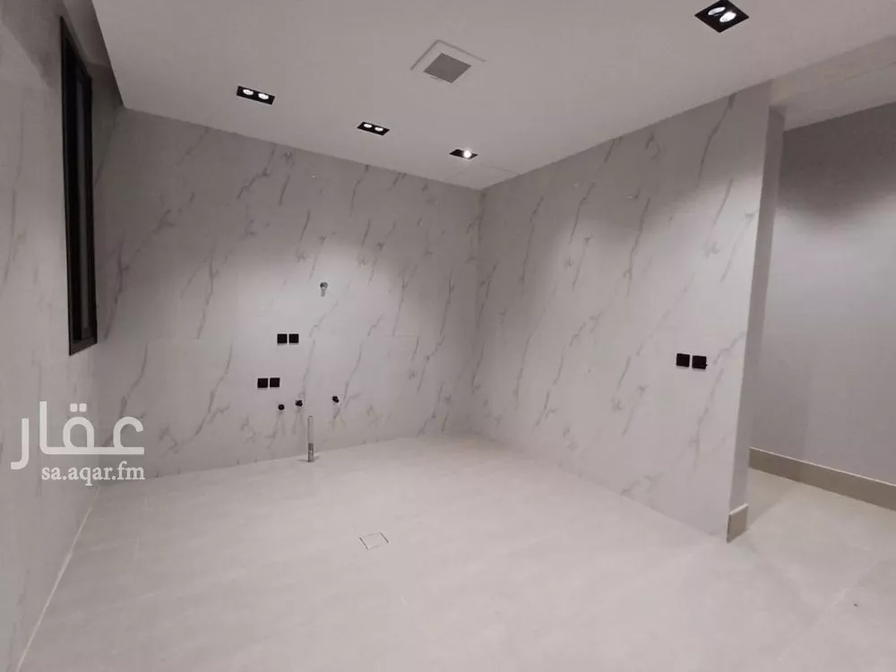 5 bedroom floor in Tuwaiq 2
