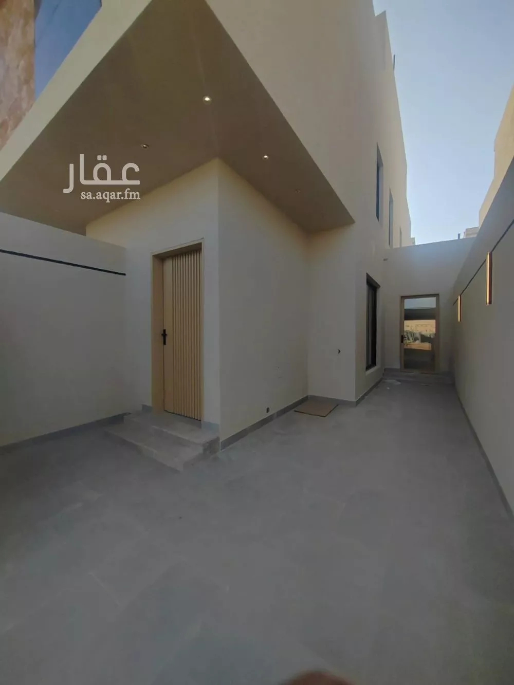3 bedroom floor in Dirab 6