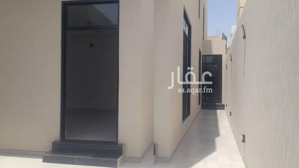 5 bedroom floor in Al Khaleej 10