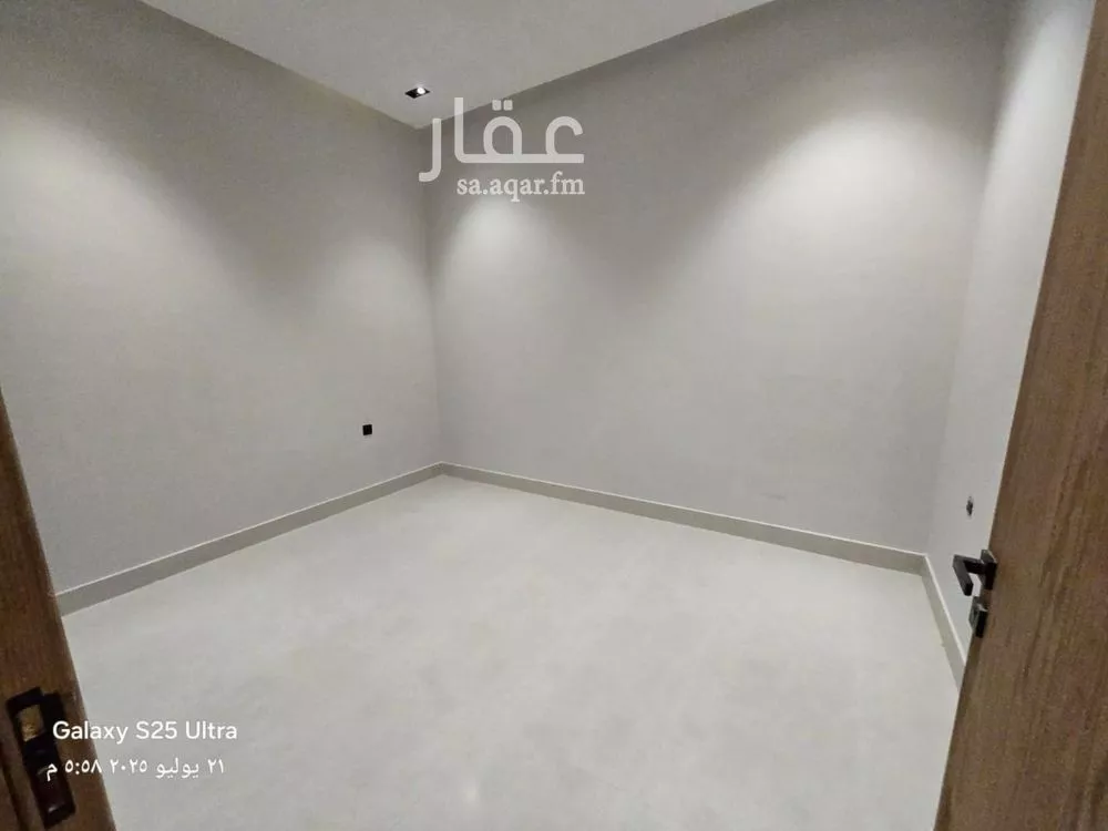 5 bedroom floor in Tuwaiq 2