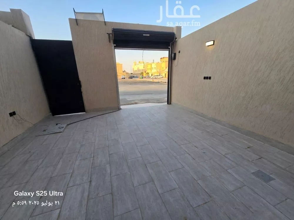 5 bedroom floor in Tuwaiq 11