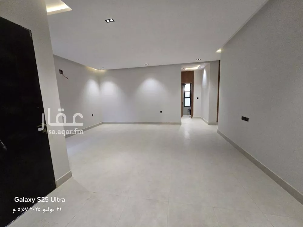5 bedroom floor in Tuwaiq 3