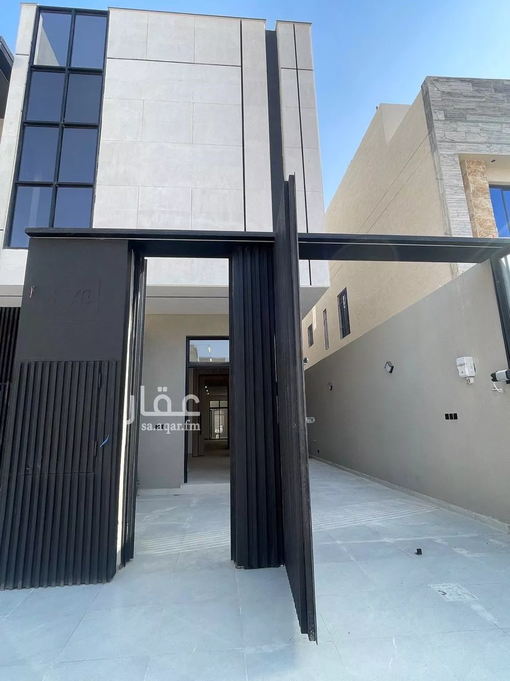 4 bedroom floor in Al Janadriyah 2